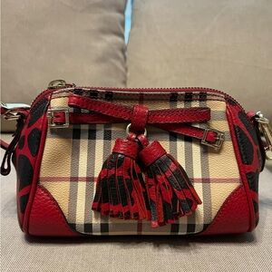 Burberry sling in red